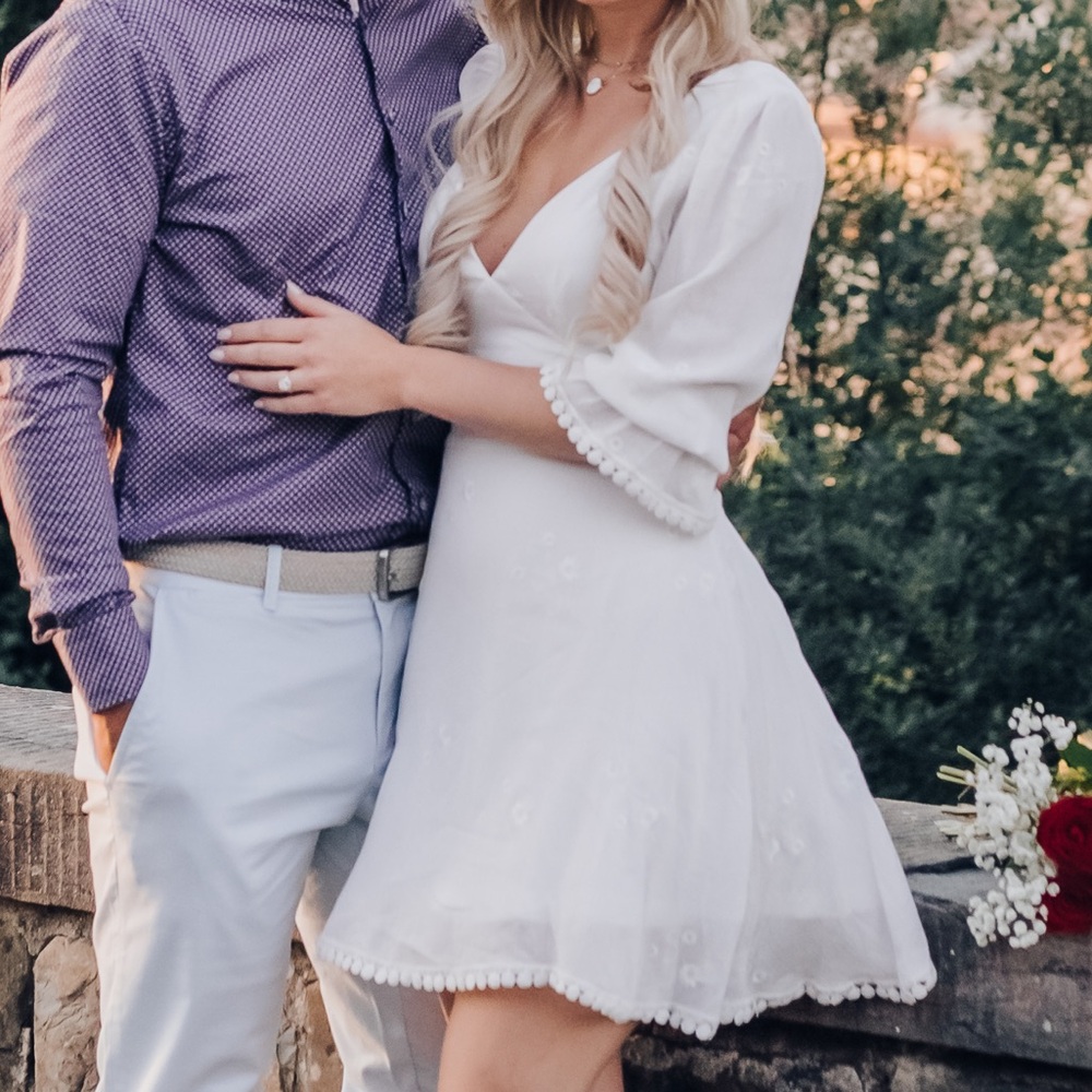 Romantic White Mini